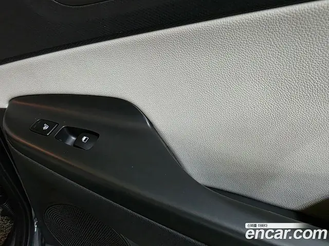 Hyundai Kona 2022 1.6 автомат (гидро), миниатюра 9