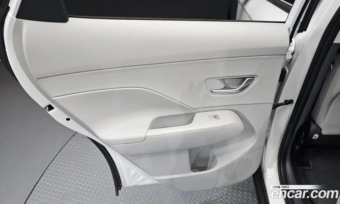 Hyundai Kona 2024 1.6 автомат (гидро), фото 15