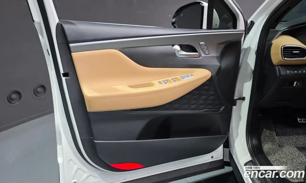 Hyundai Santa Fe 2023 1.6 автомат (гидро), фото 14