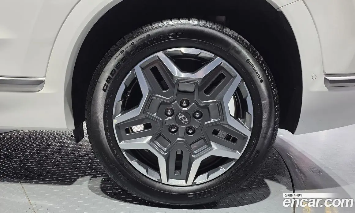 Hyundai Santa Fe 2023 1.6 автомат (гидро), фото 7