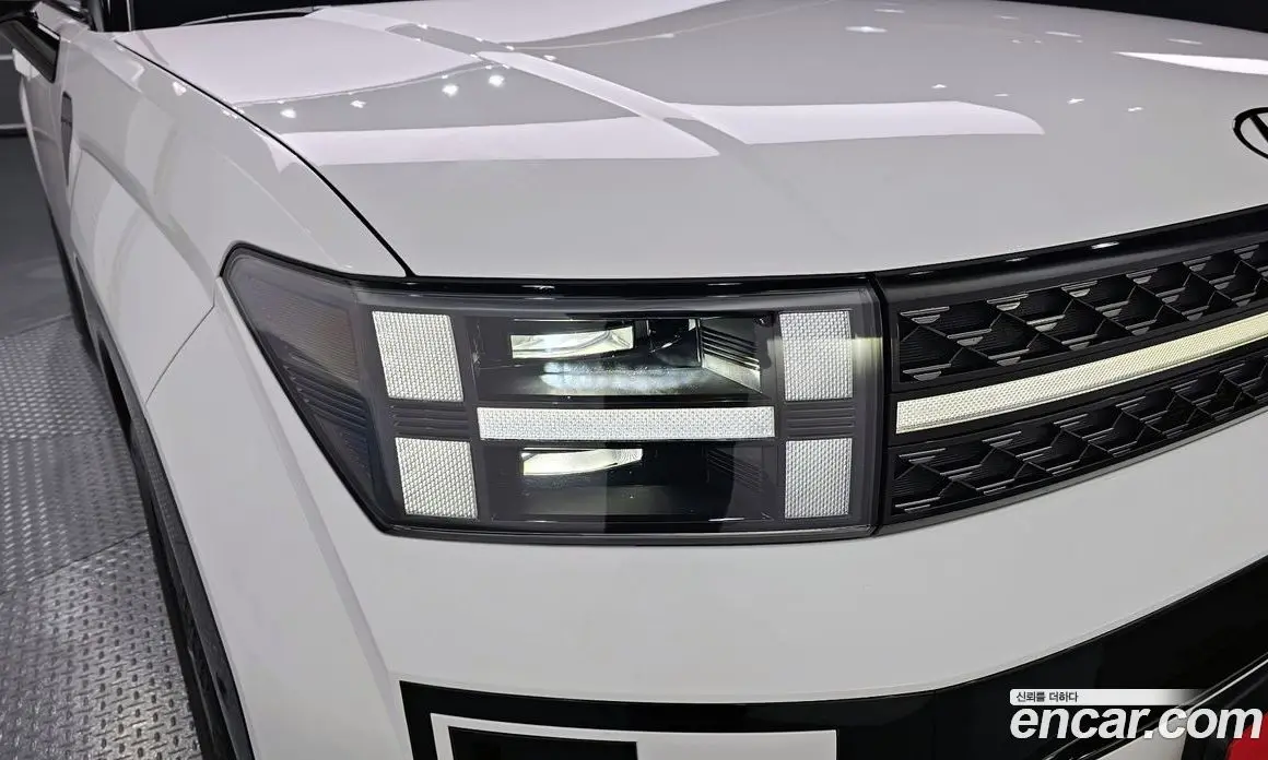 Hyundai Santa Fe 2023 1.6 автомат (гидро), фото 8