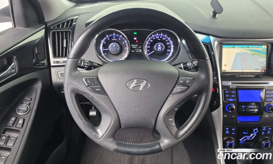 Hyundai Sonata 2010 2.0 автомат (гидро), фото 13