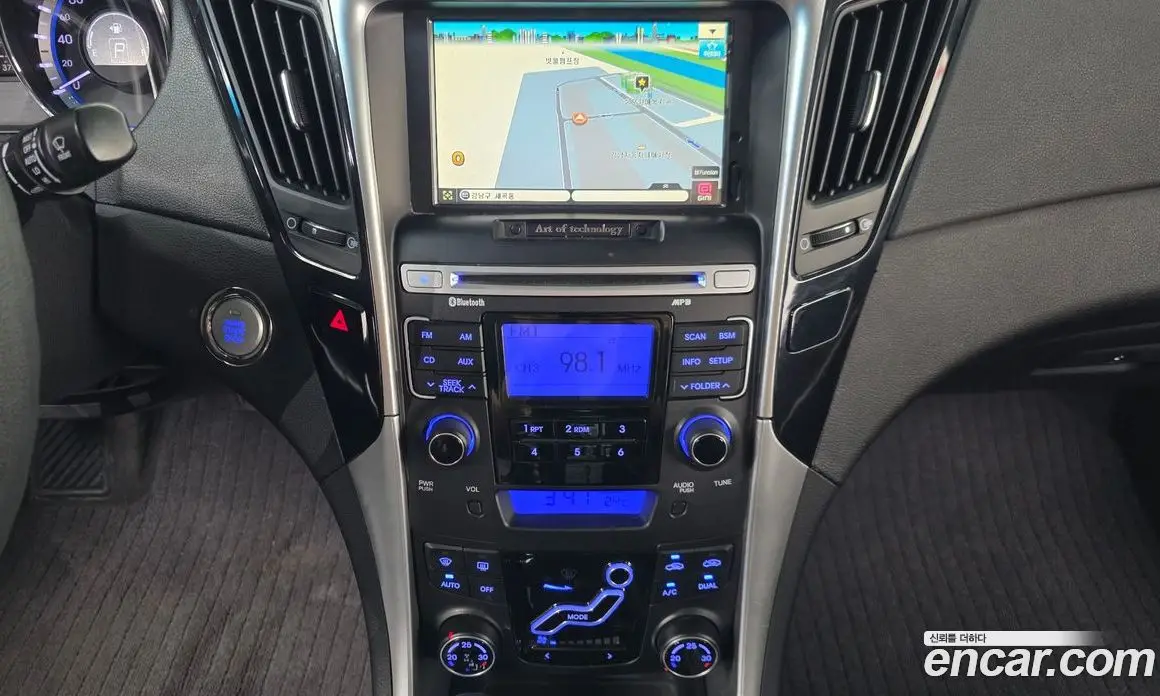 Hyundai Sonata 2010 2.0 автомат (гидро), фото 14