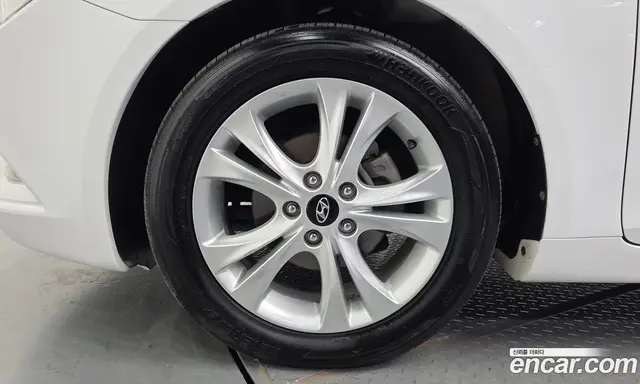 Hyundai Sonata 2010 2.0 автомат (гидро), миниатюра 5