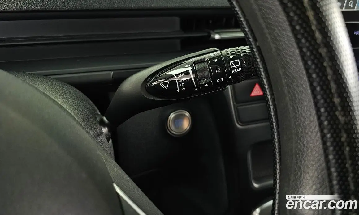 Hyundai Staria 2023 2.2 автомат (гидро), фото 15