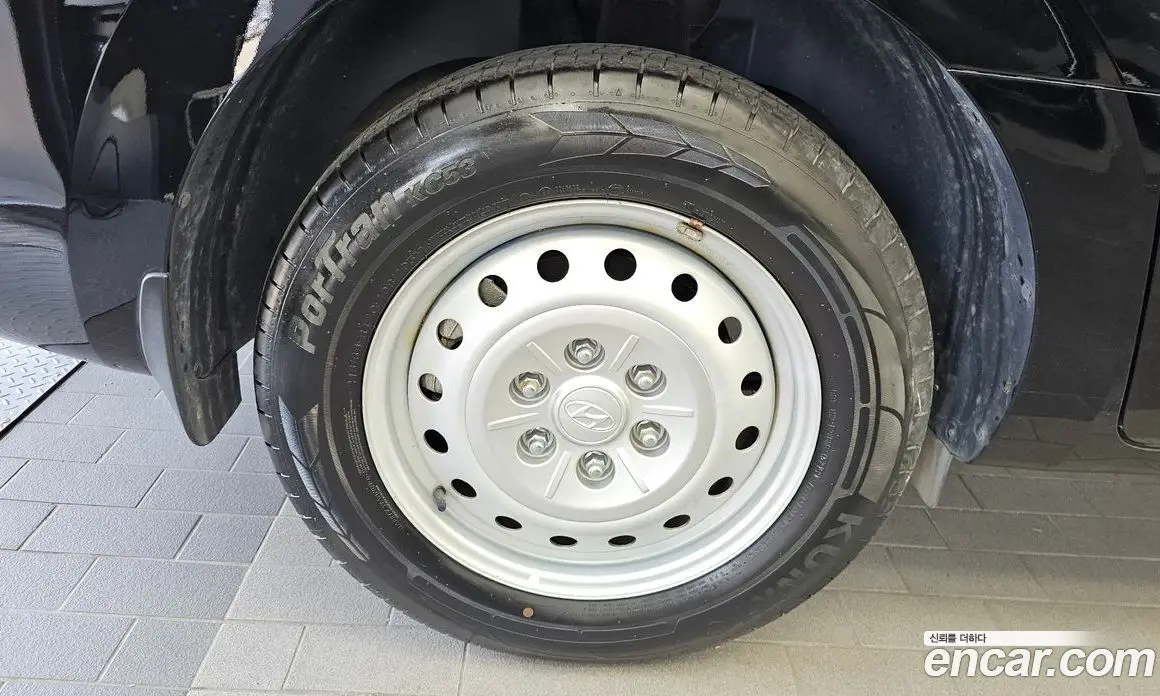 Hyundai Staria 2023 2.2 автомат (гидро), фото 5