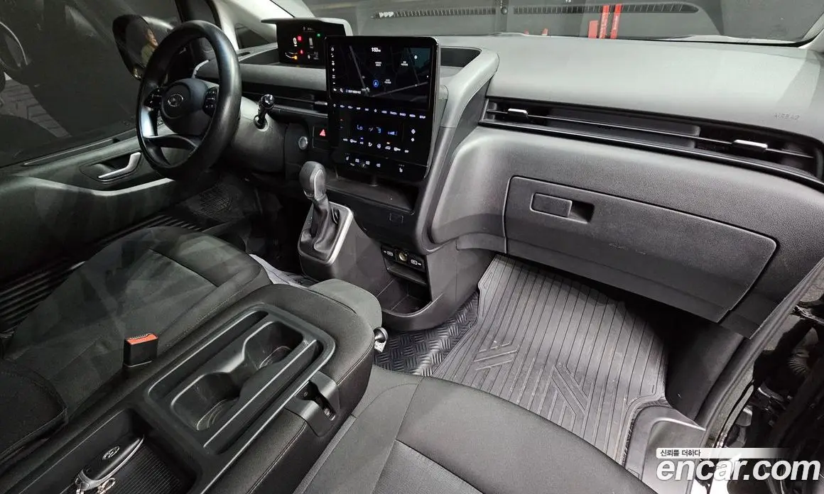 Hyundai Staria 2023 2.2 автомат (гидро), фото 7