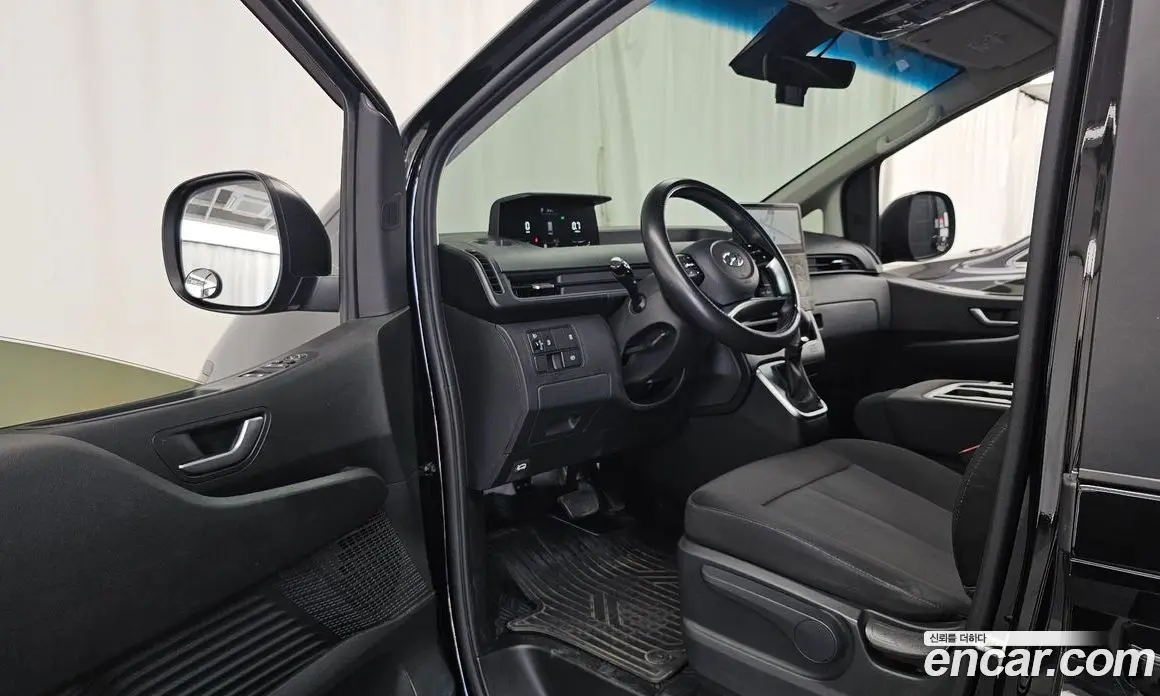 Hyundai Staria 2023 2.2 автомат (гидро), фото 10
