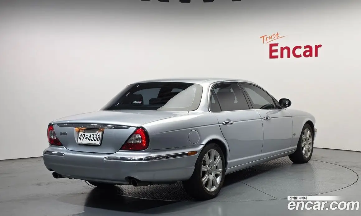 Jaguar XJ-8 2006 3.6 автомат (гидро), фото 2 Jaguar XJ-8 2006 3.6 автомат (гидро), фото 2