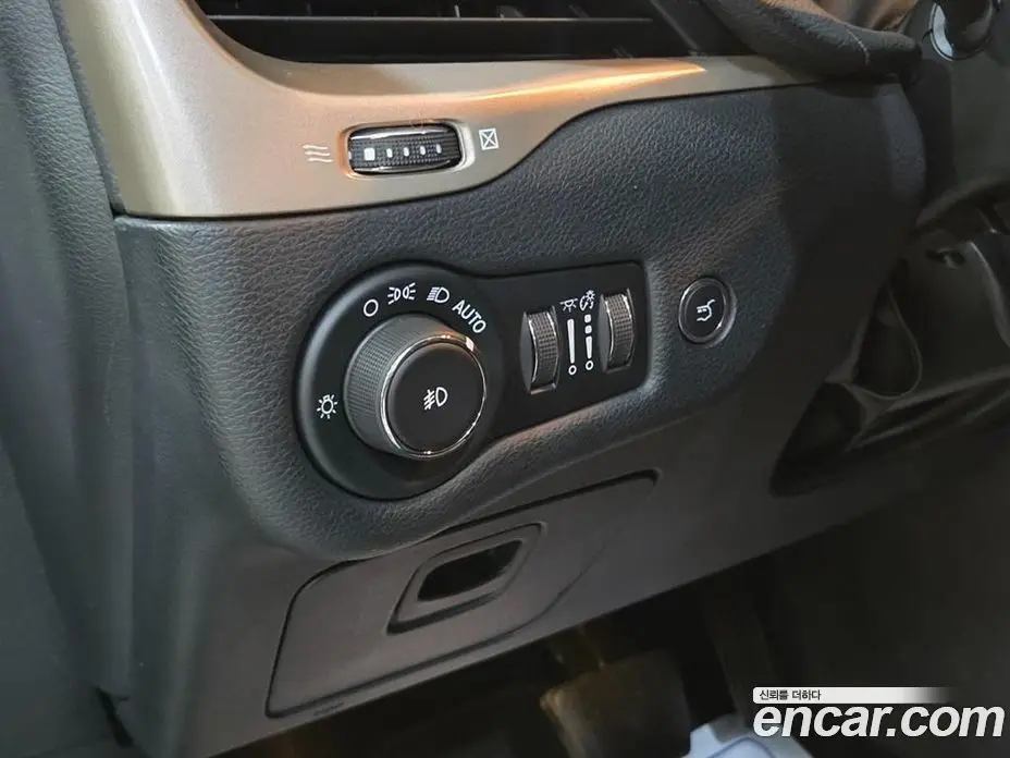 Jeep Cherokee 2016 2.4 автомат (гидро), фото 14