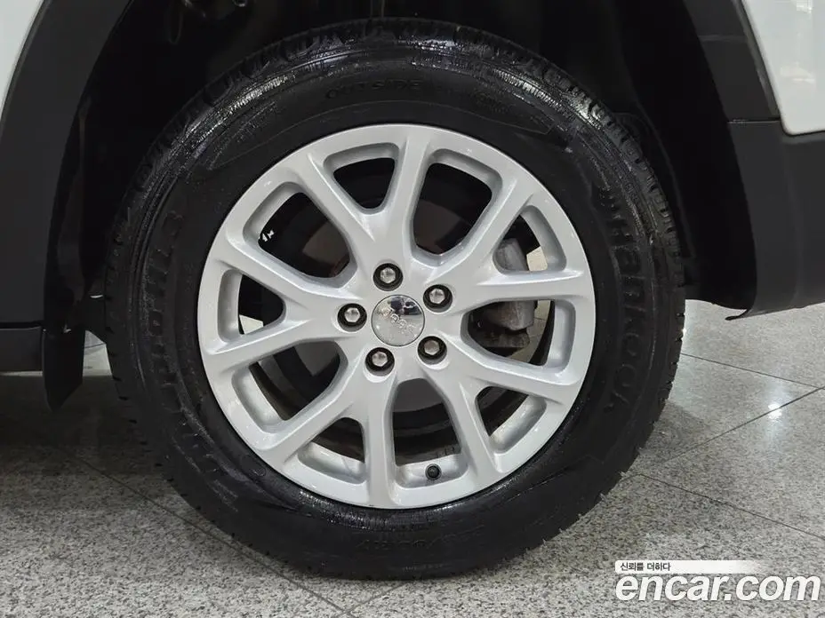 Jeep Cherokee 2016 2.4 автомат (гидро), фото 20