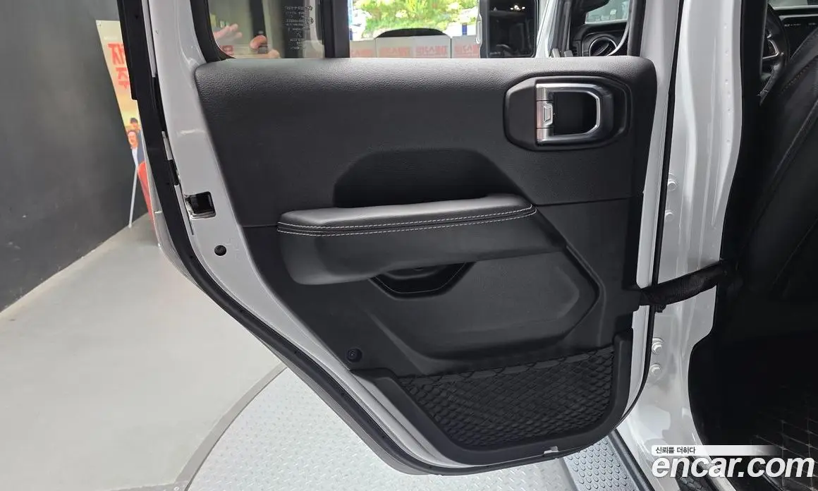 Jeep Wrangler 2021 2.0 автомат (гидро), фото 15