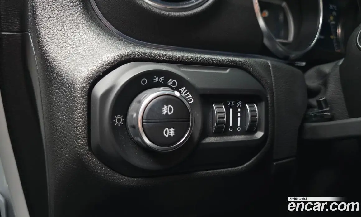 Jeep Wrangler 2021 2.0 автомат (гидро), фото 25