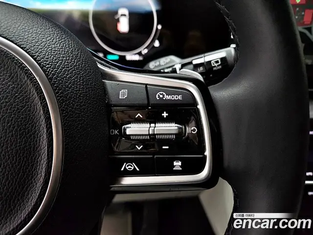 Kia Carnival 2021 2.2 автомат (гидро), миниатюра 12