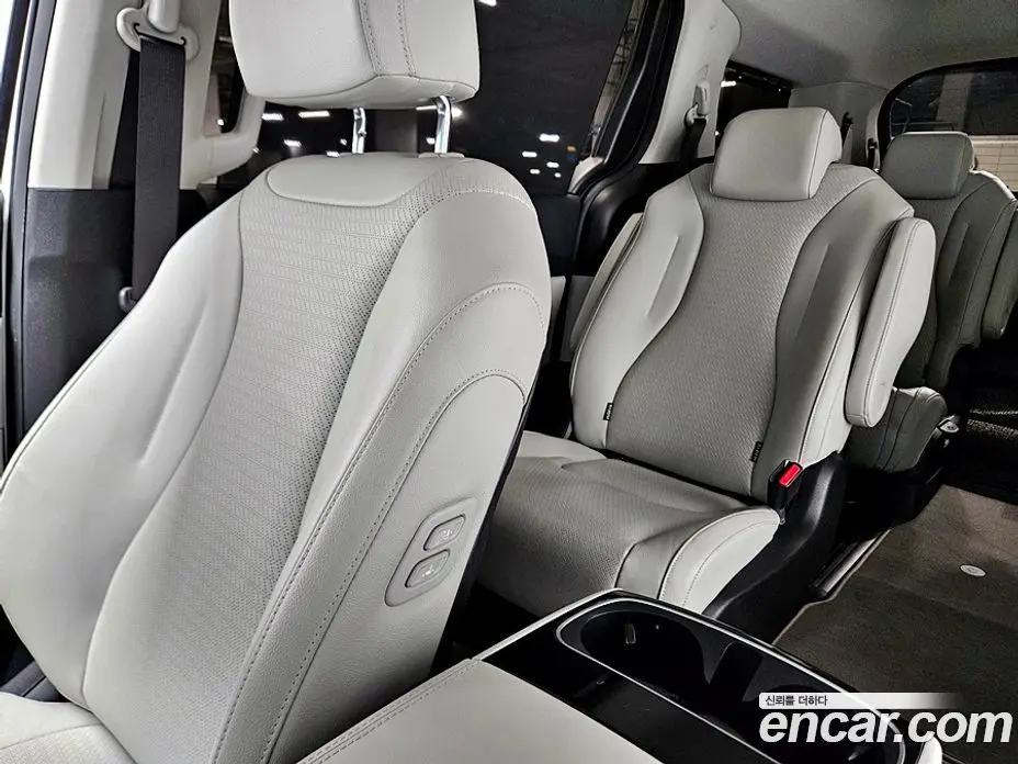 Kia Carnival 2021 2.2 автомат (гидро), фото 16