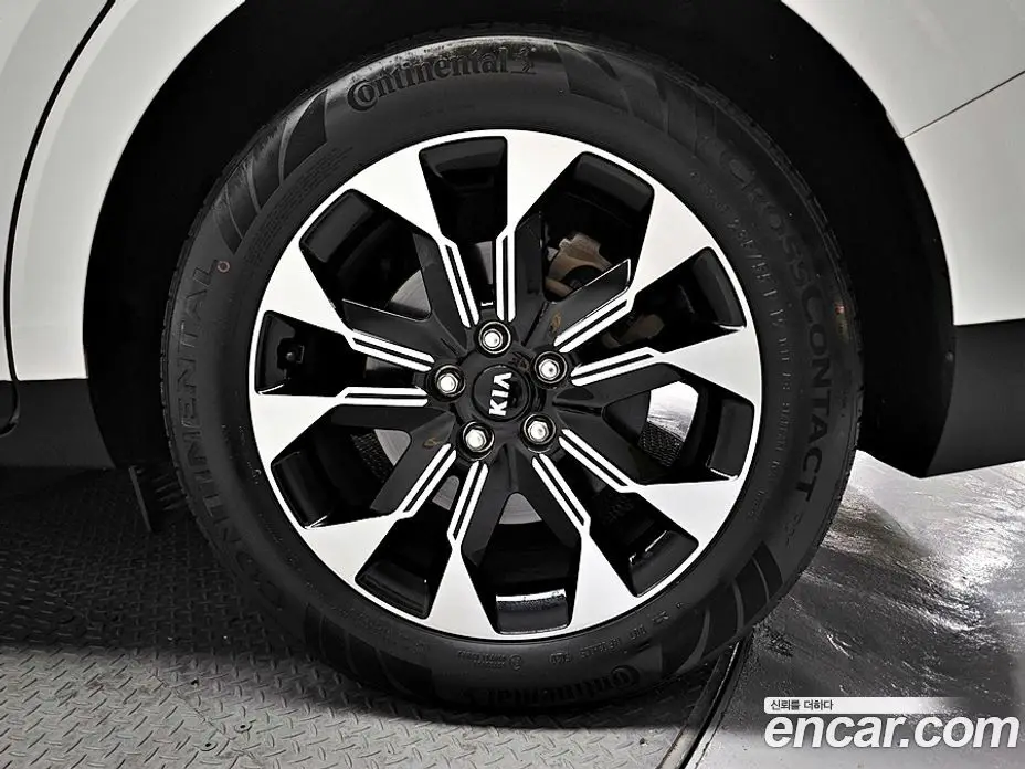 Kia Carnival 2021 2.2 автомат (гидро), фото 20