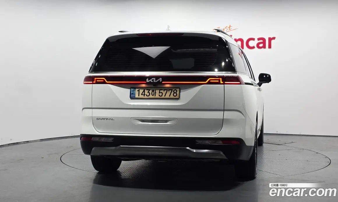 Kia Carnival 2023 2.2 автомат (гидро), фото 4