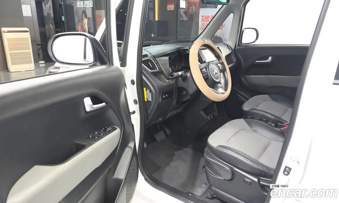 Kia Ray 2020 1.0 автомат (гидро), фото 13