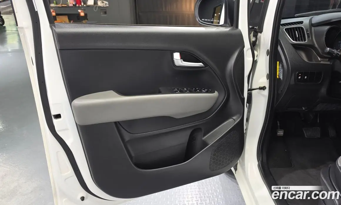 Kia Ray 2020 1.0 автомат (гидро), фото 14