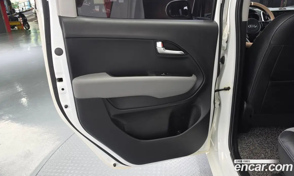 Kia Ray 2020 1.0 автомат (гидро), фото 15
