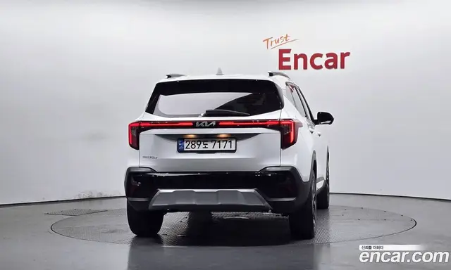 Kia Seltos 2022 2.0 автомат (гидро), миниатюра 4