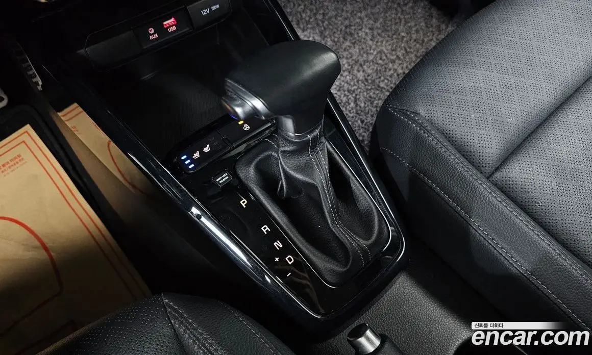 Kia Stonic 2019 1.4 автомат (гидро), фото 12
