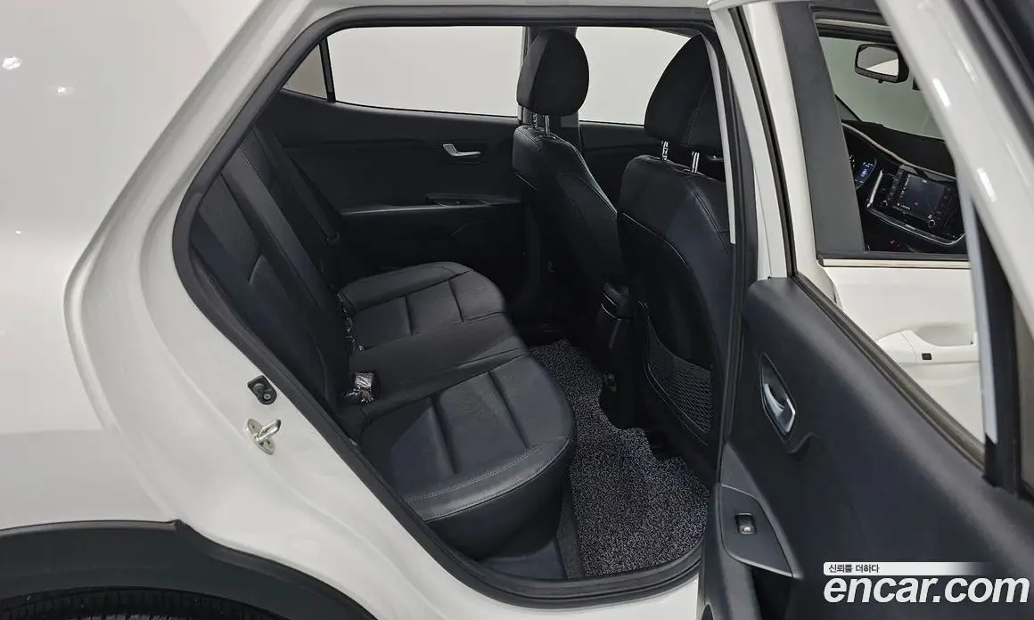 Kia Stonic 2019 1.4 автомат (гидро), фото 17