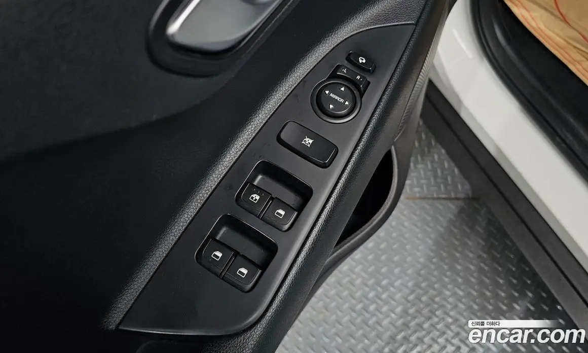 Kia Stonic 2019 1.4 автомат (гидро), фото 27