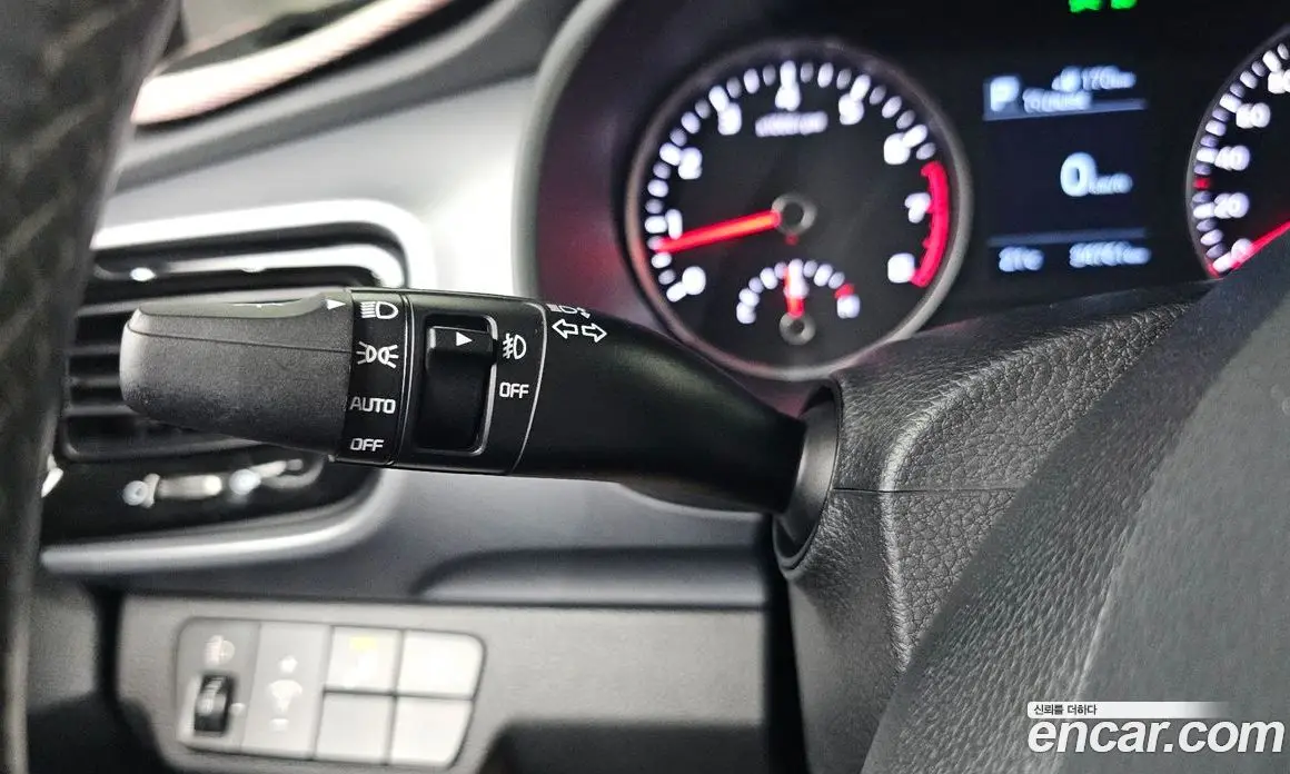 Kia Stonic 2019 1.4 автомат (гидро), фото 28