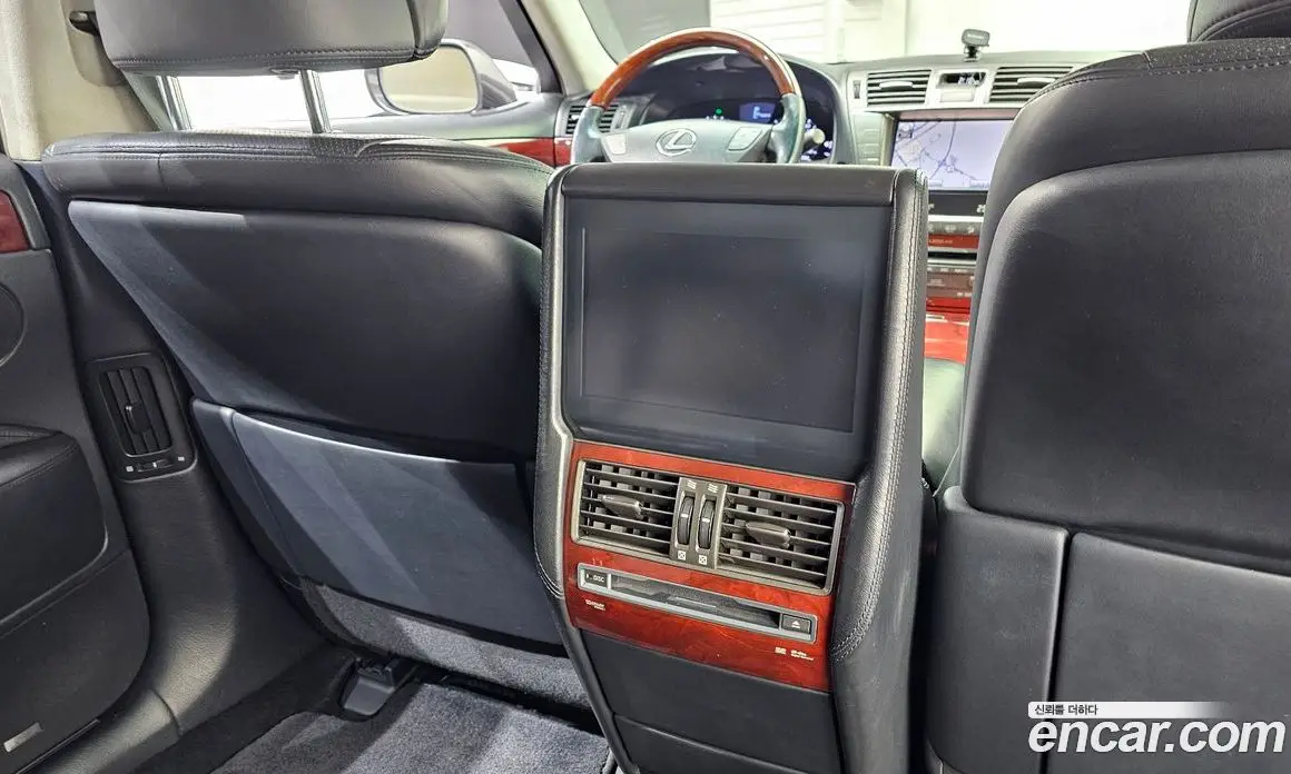 Lexus LS 2011 4.6 автомат (гидро), фото 21 Lexus LS 2011 4.6 автомат (гидро), фото 21