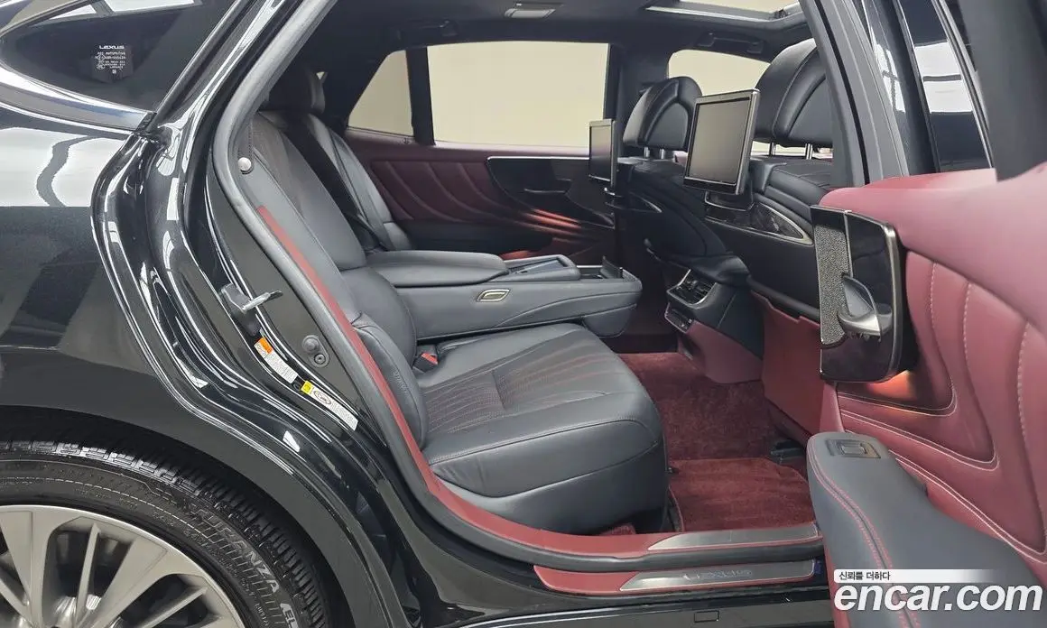 Lexus LS 2018 3.5 автомат (гидро), фото 18 Lexus LS 2018 3.5 автомат (гидро), фото 18