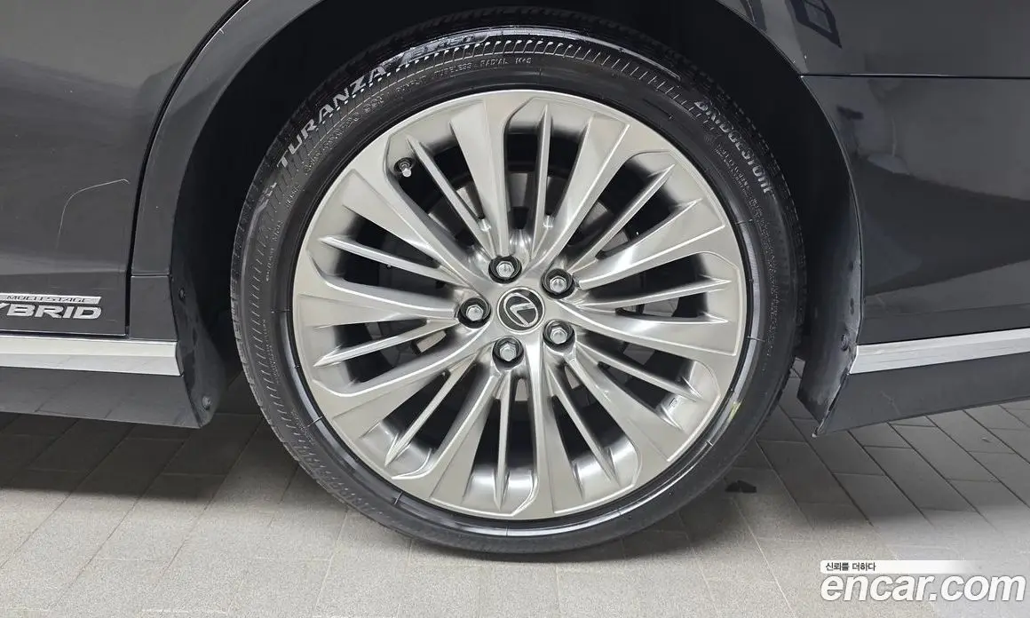 Lexus LS 2018 3.5 автомат (гидро), фото 35 Lexus LS 2018 3.5 автомат (гидро), фото 35