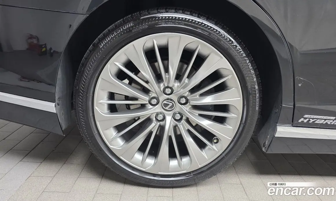 Lexus LS 2018 3.5 автомат (гидро), фото 5 Lexus LS 2018 3.5 автомат (гидро), фото 5