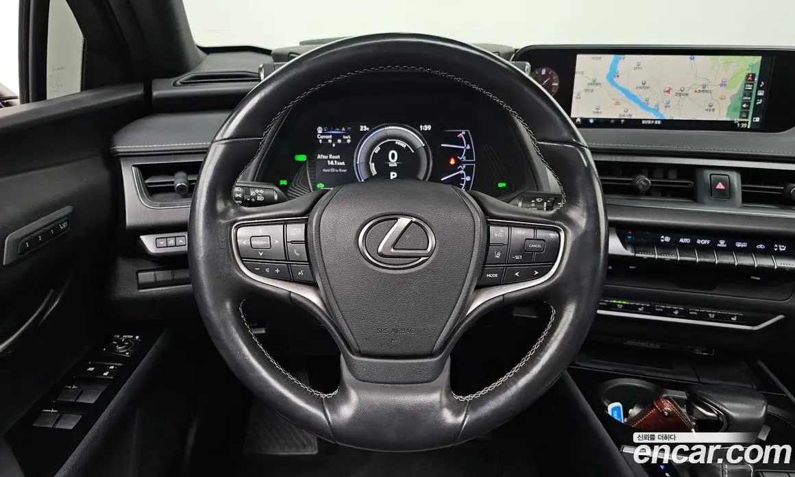 Lexus UX 2019 2.0 автомат (гидро), фото 18 Lexus UX 2019 2.0 автомат (гидро), фото 18