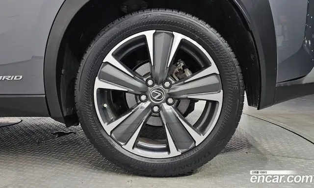 Lexus UX 2019 2.0 автомат (гидро), миниатюра 6 Lexus UX 2019 2.0 автомат (гидро), миниатюра 6
