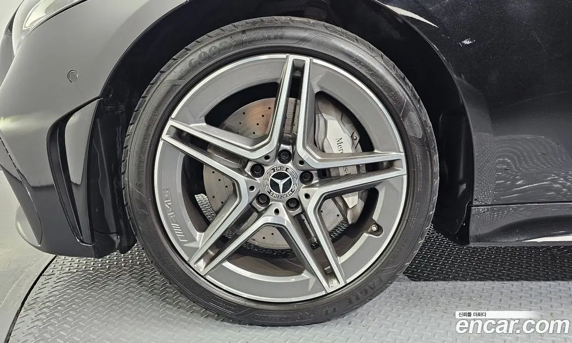 Mercedes-Benz CLS-Class 2022 2.0 гидро, фото 5