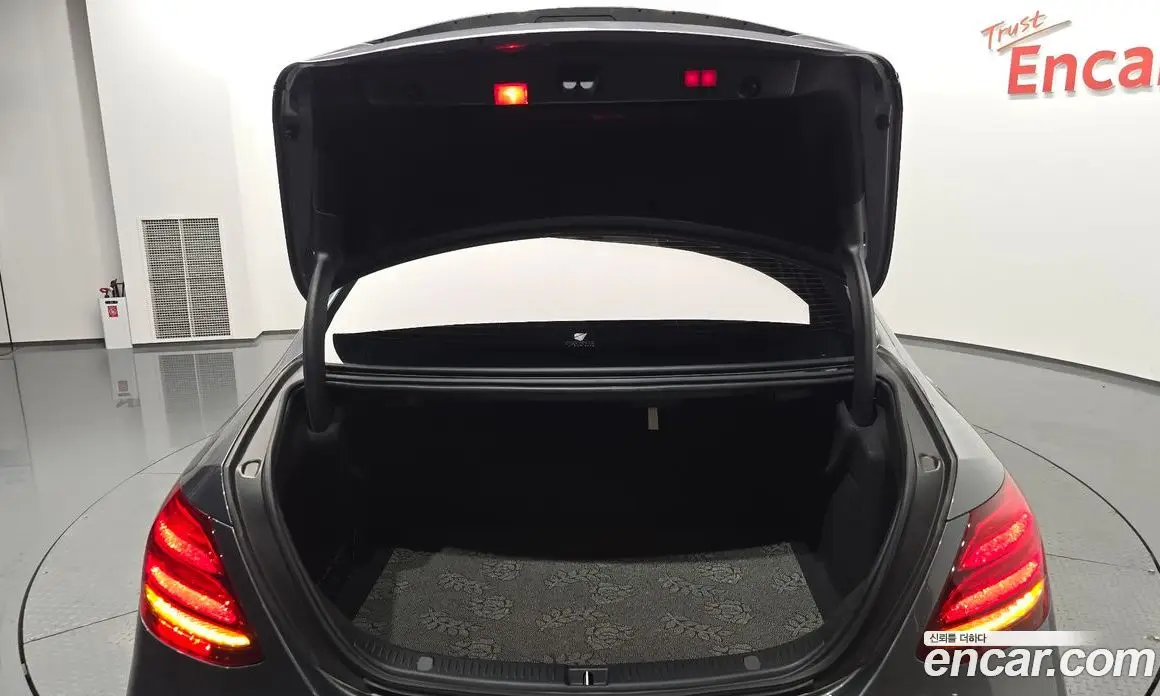 Mercedes-Benz E-Class 2019 2.0 гидро, фото 24 Mercedes-Benz E-Class 2019 2.0 гидро, фото 24