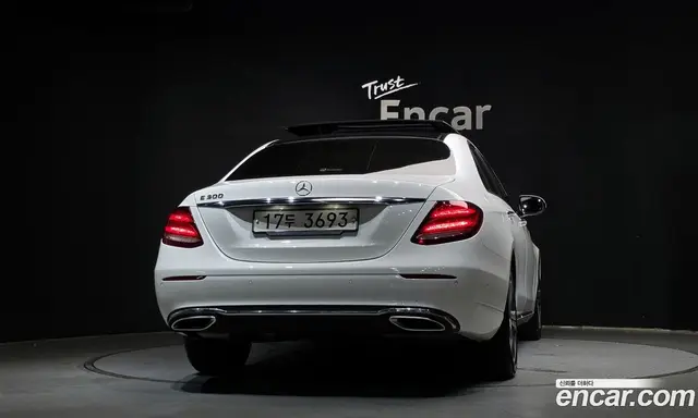 Mercedes-Benz E-Class 2019 2.0 гидро, миниатюра 4 Mercedes-Benz E-Class 2019 2.0 гидро, миниатюра 4