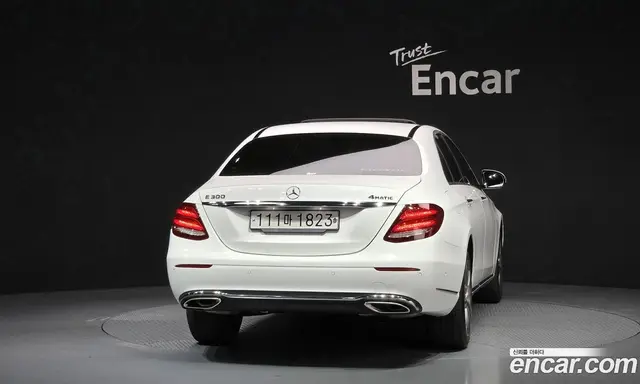 Mercedes-Benz E-Class 2020 2.0 гидро, миниатюра 4 Mercedes-Benz E-Class 2020 2.0 гидро, миниатюра 4