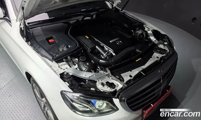 Mercedes-Benz E-Class 2020 2.0 гидро, миниатюра 6 Mercedes-Benz E-Class 2020 2.0 гидро, миниатюра 6