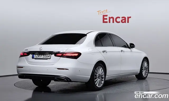Mercedes-Benz E-Class 2021 2.0 гидро, миниатюра 2 Mercedes-Benz E-Class 2021 2.0 гидро, миниатюра 2
