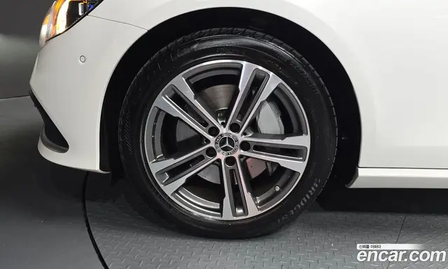 Mercedes-Benz E-Class 2022 2.0 гидро, миниатюра 4 Mercedes-Benz E-Class 2022 2.0 гидро, миниатюра 4