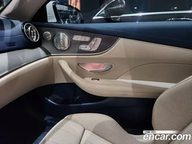 Mercedes-Benz E-Class 2023 3.0 гидро, миниатюра 12
