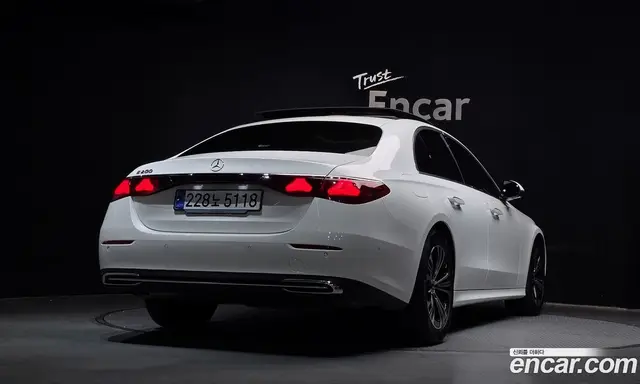 Mercedes-Benz E-Class 2024 2.0 гидро, миниатюра 2