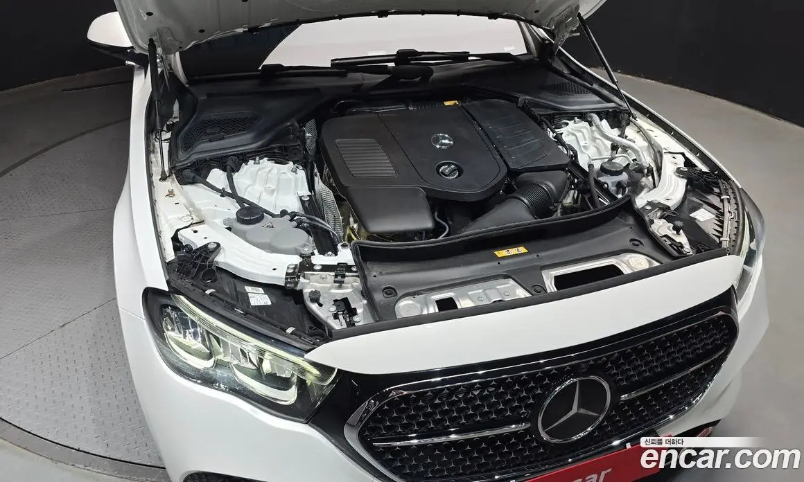Mercedes-Benz E-Class 2024 2.0 гидро, фото 6