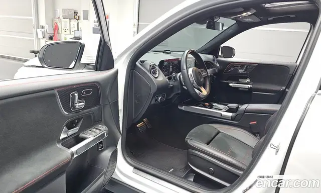 Mercedes-Benz GLB-Class 2021 2.0 гидро, миниатюра 10
