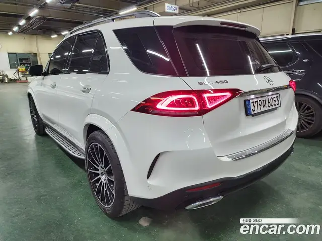 Mercedes-Benz GLE-Class 2022 3.0 гидро, миниатюра 2