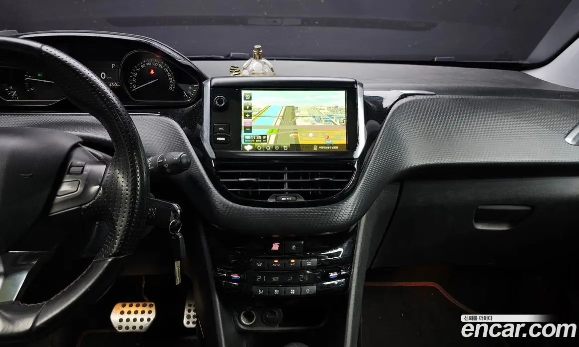 Peugeot 2008 2018 1.5 автомат (гидро), фото 13
