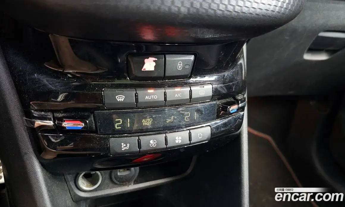 Peugeot 2008 2018 1.5 автомат (гидро), фото 15