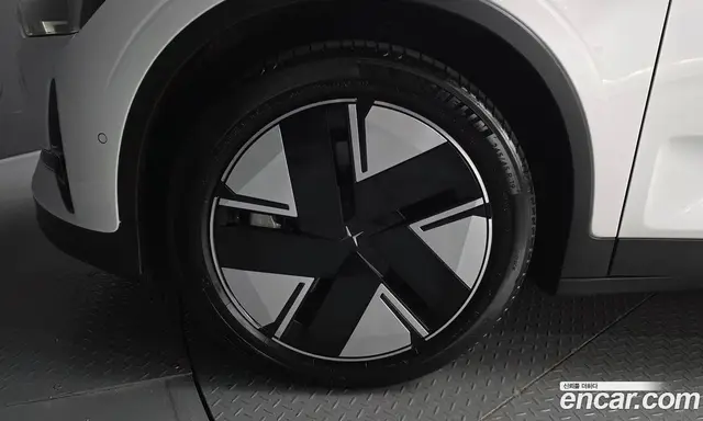 Polestar Polestar 2 2025 0.2 автомат (гидро), миниатюра 5 Polestar Polestar 2 2025 0.2 автомат (гидро), миниатюра 5